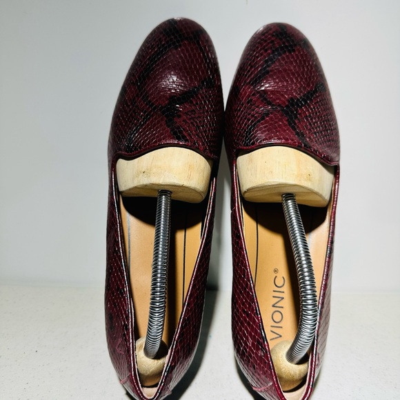 Vionic Willa Boa Red Black Leather Loafer Slip-On Comfort Shoes Women’s Size 8,5 - Picture 6 of 7